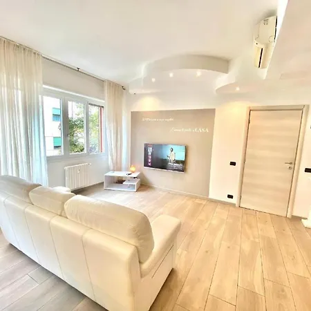 Bocconi Home, Moderna Ed Elegante, Spazioso E Luminoso, Con Due E Due Bagni Apartamento *
