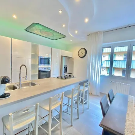 Bocconi Home, Moderna Ed Elegante, Spazioso E Luminoso, Con Due E Due Bagni * Milão