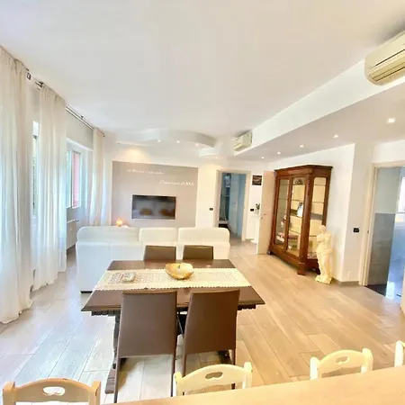 Apartamento Bocconi Home, Moderna Ed Elegante, Spazioso E Luminoso, Con Due E Due Bagni *