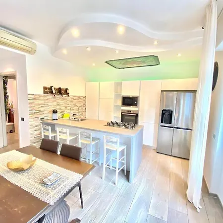 Apartamento Bocconi Home, Moderna Ed Elegante, Spazioso E Luminoso, Con Due E Due Bagni