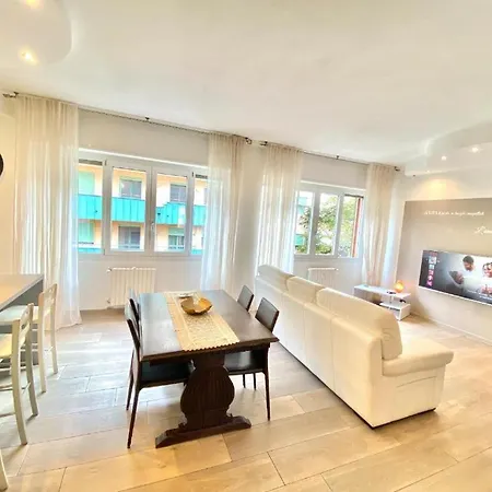Bocconi Home, Moderna Ed Elegante, Spazioso E Luminoso, Con Due E Due Bagni Apartamento *