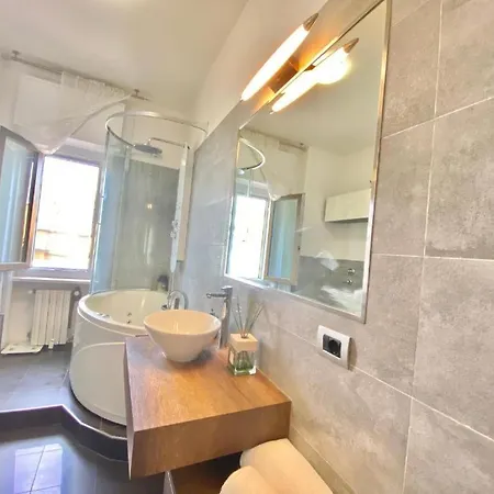 Bocconi Home, Moderna Ed Elegante, Spazioso E Luminoso, Con Due E Due Bagni Apartamento *