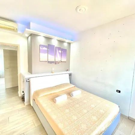 Bocconi Home, Moderna Ed Elegante, Spazioso E Luminoso, Con Due E Due Bagni